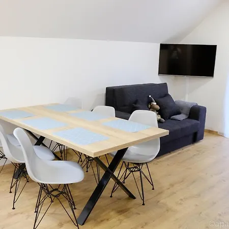 Apartmány Valča 3* Valča